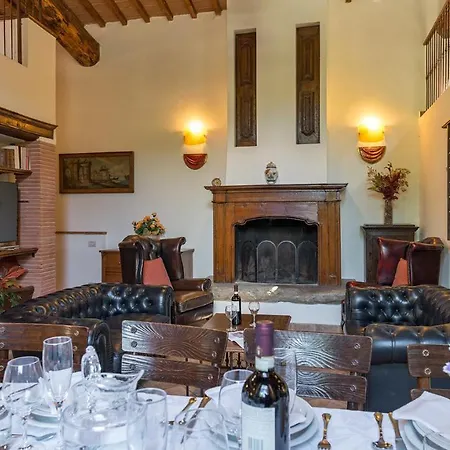 Antica Filanda 10, Emma Arezzo