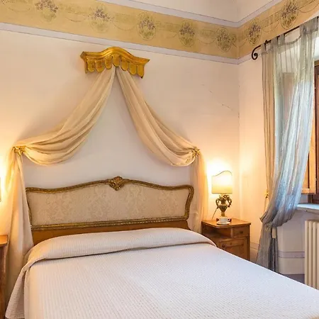 Antica Filanda 10, Emma Arezzo