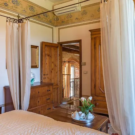 Villa Antica Filanda 10, Emma