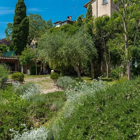 Villa Antica Filanda 10, Emma Arezzo
